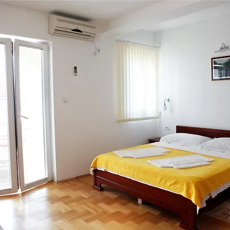 Apartments Baron Sveti Stefan Room photo