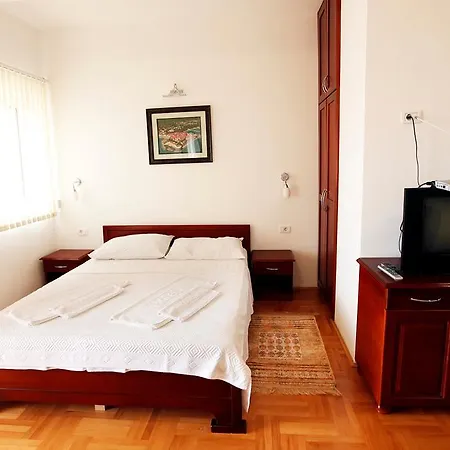 Apartments Baron Sveti Stefan Room photo